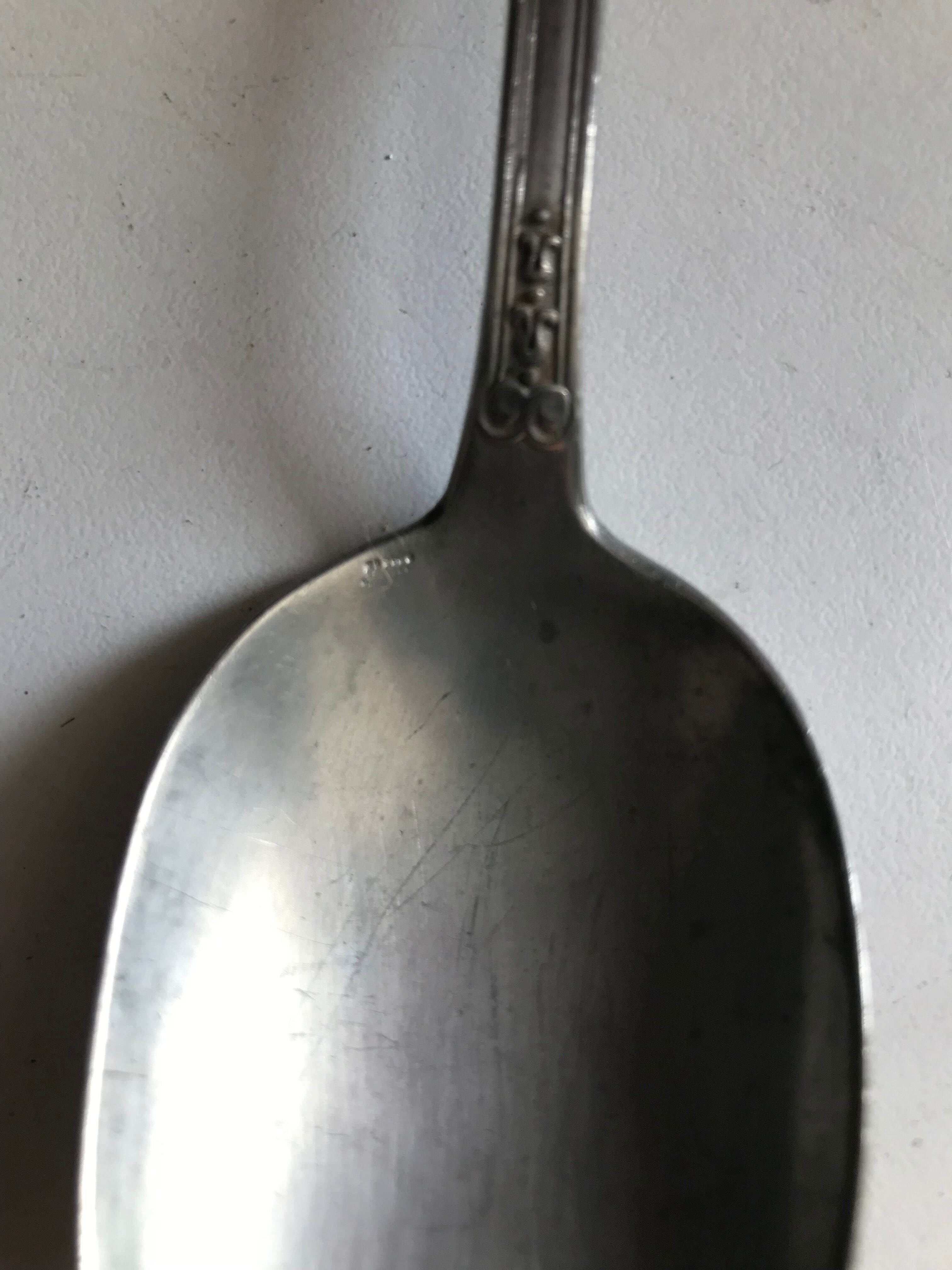 Housewife 12 silver metal table covers