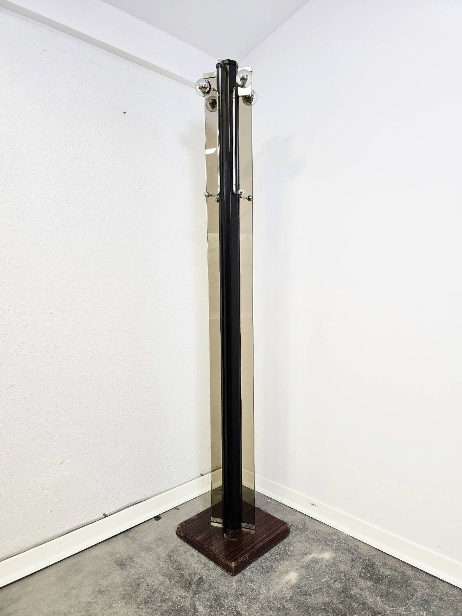 Porte-manteau des années 70