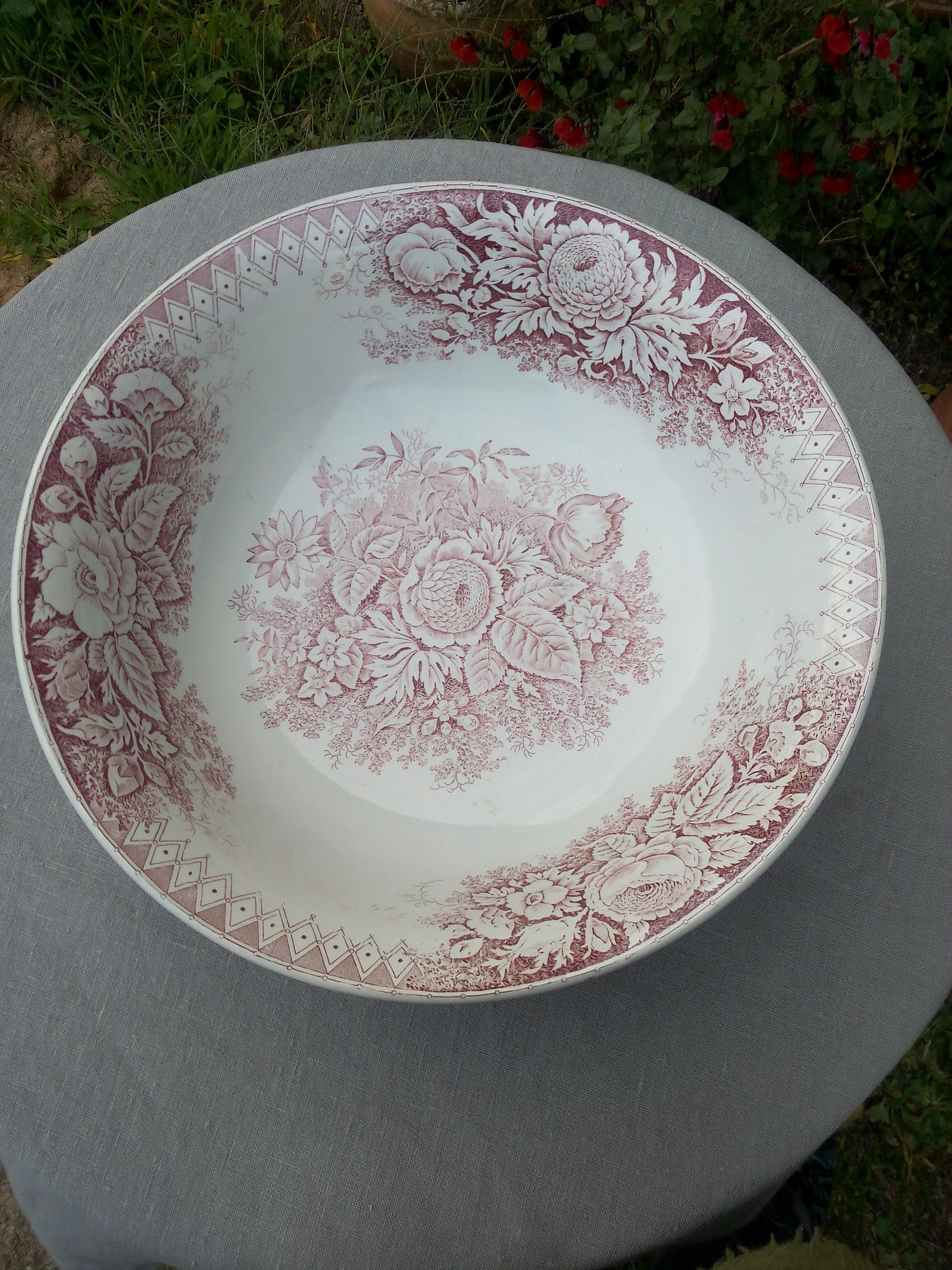 Garden St Amand & red décor Hamage artichoke