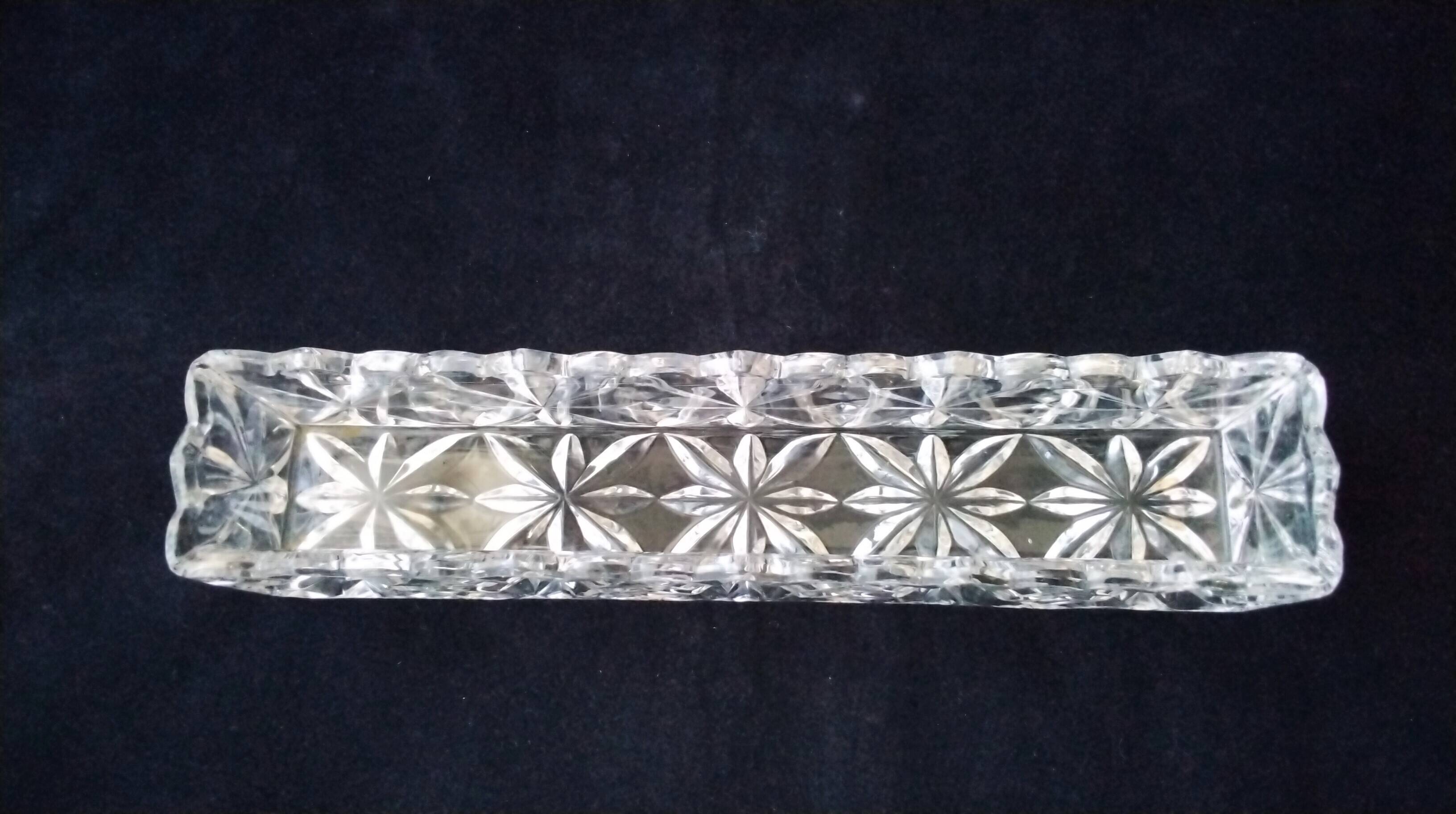 2 molded crystal centerpiece planters