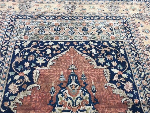 Very beautiful antique Persian carpet Tabriz very fine silk 135x160 cm
