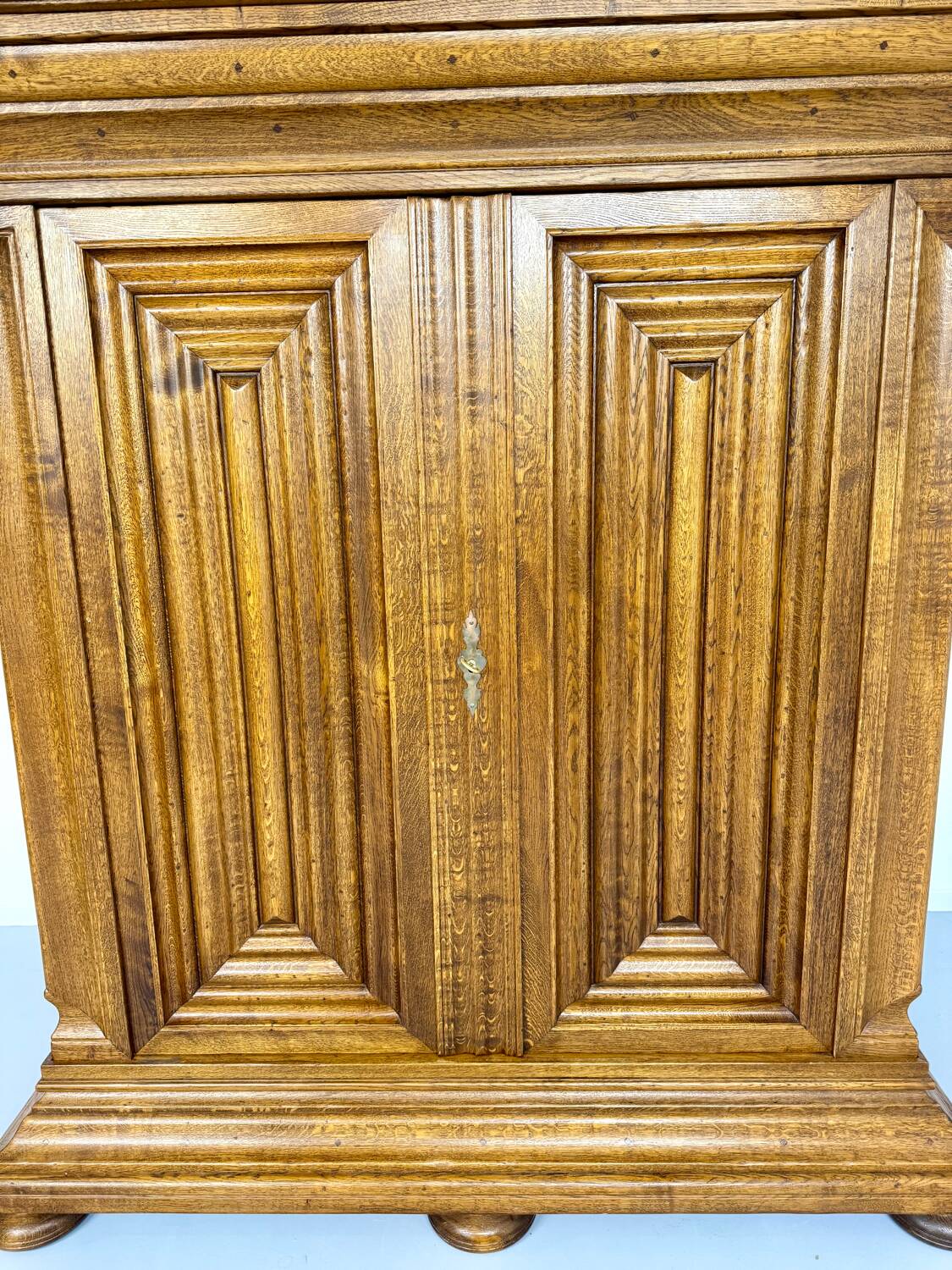 Frankfurt solid wood wardrobe geometric shape vintage wardrobe