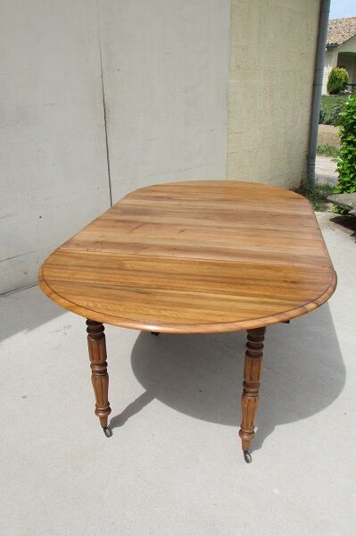 Table 6 feet with flap, opening on 2 extensions, Walnut