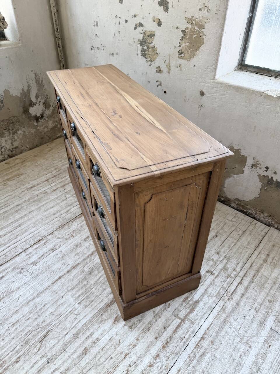 Grainetier meuble de métier en noyer 1950