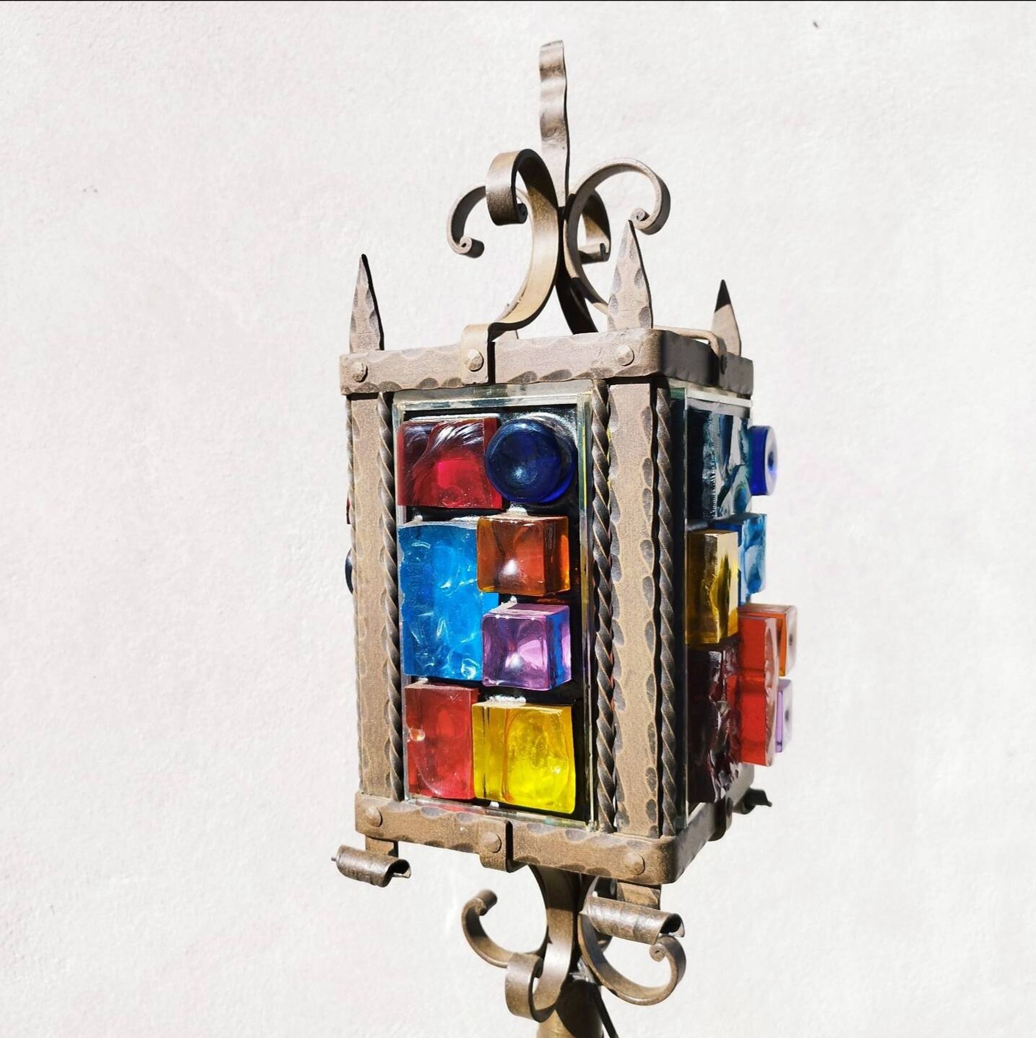 Lampadaire fer forgé gothique médiéval vintage