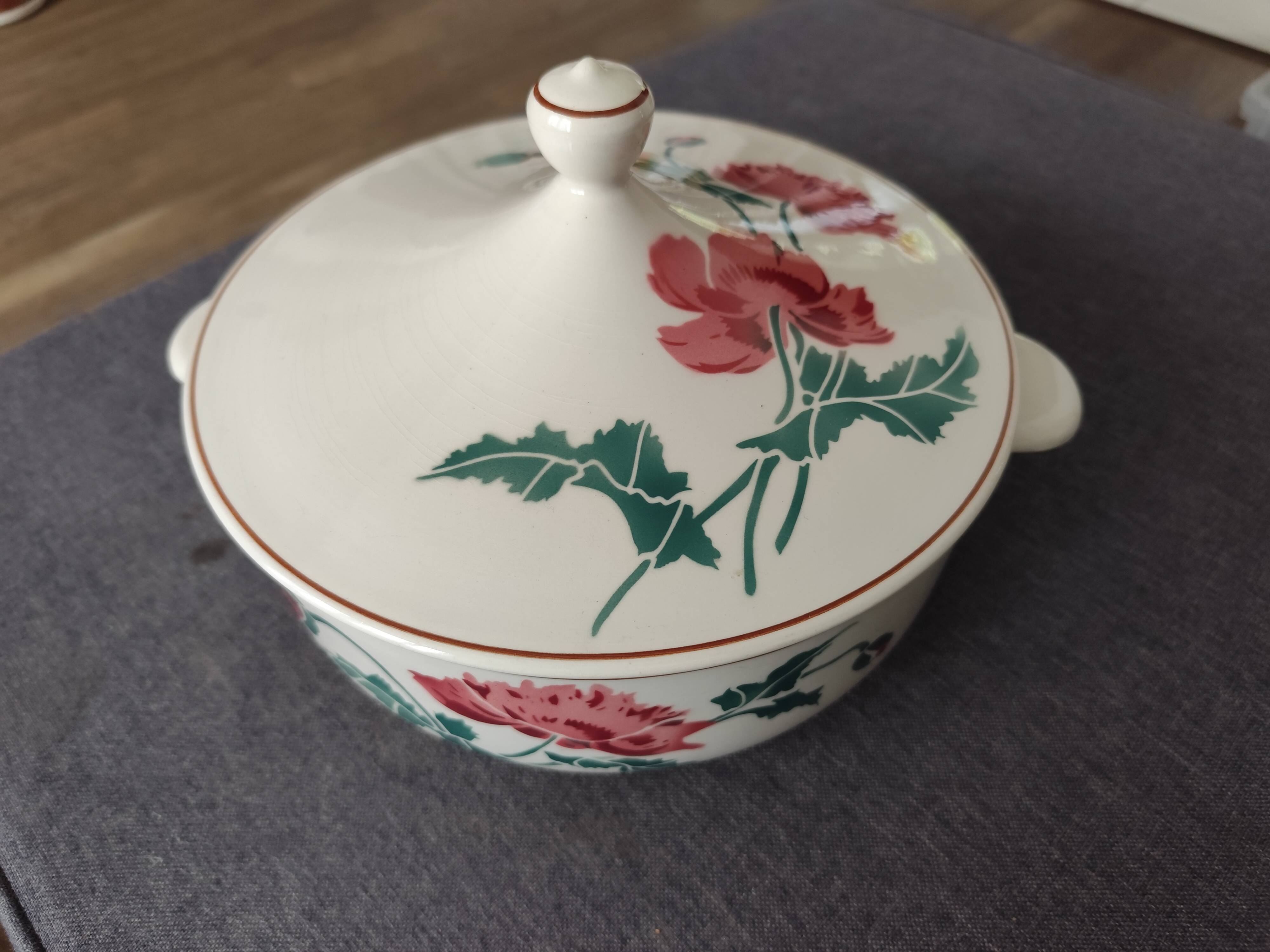 Luxeuil soup tureen
