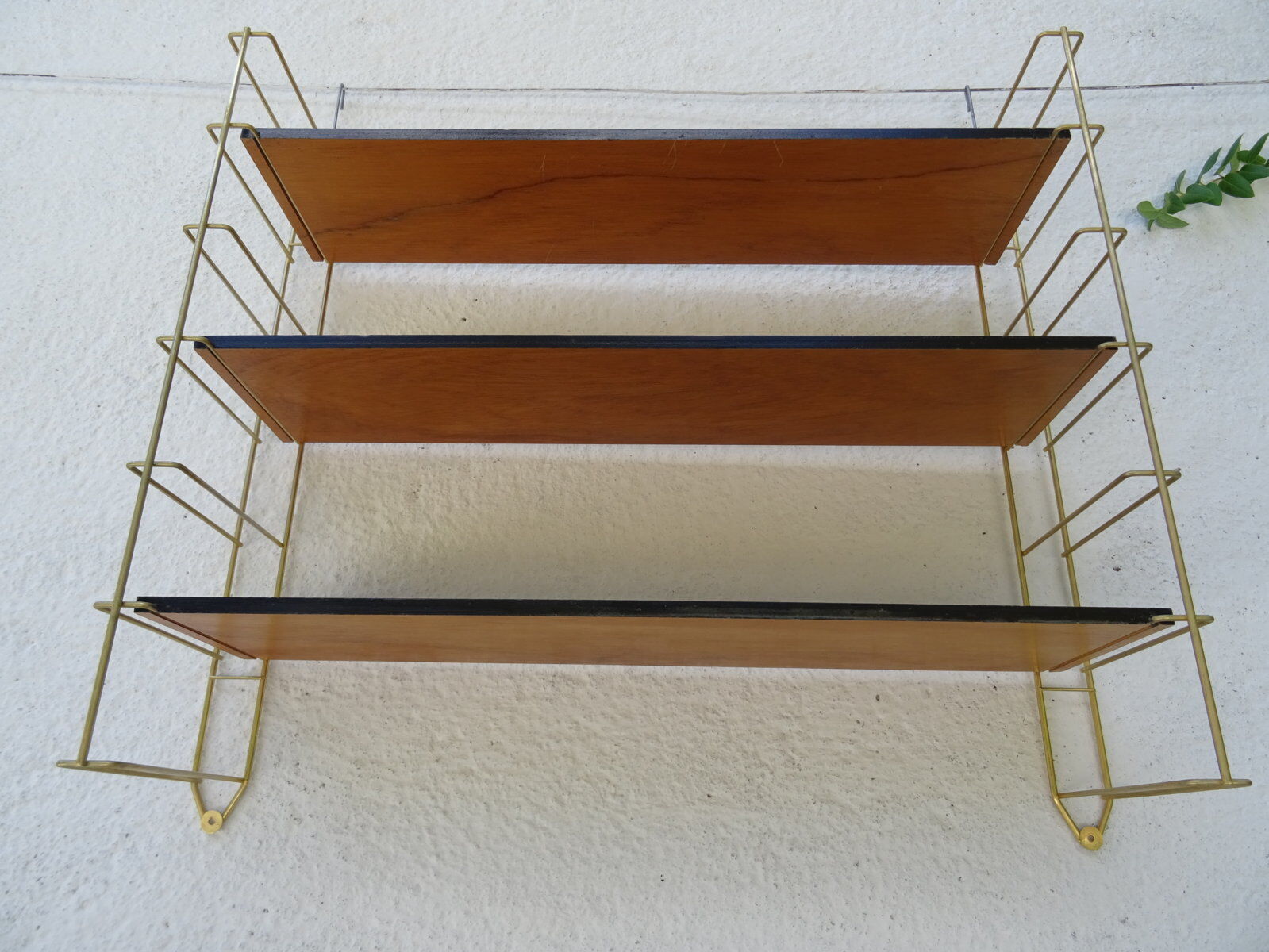 Wall shelf String brass and wood