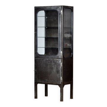 Cabinet médical vintage, années 1970