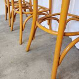 Ensemble de 4 chaises hautes de bar vintage en bois courbé avec accoudoirs / Couleur bois naturel