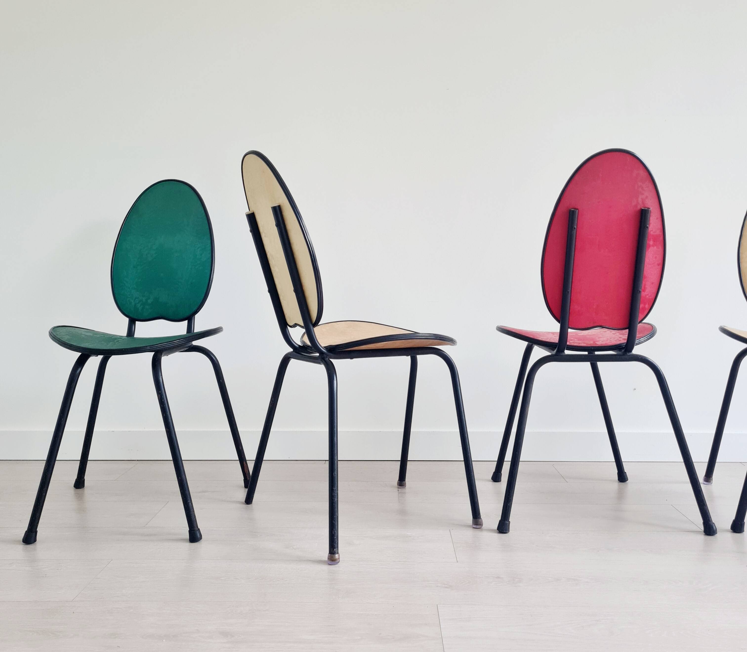 Suite de 5 chaises années 50