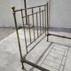 Lit en laiton dore 140 x 190 en couchage