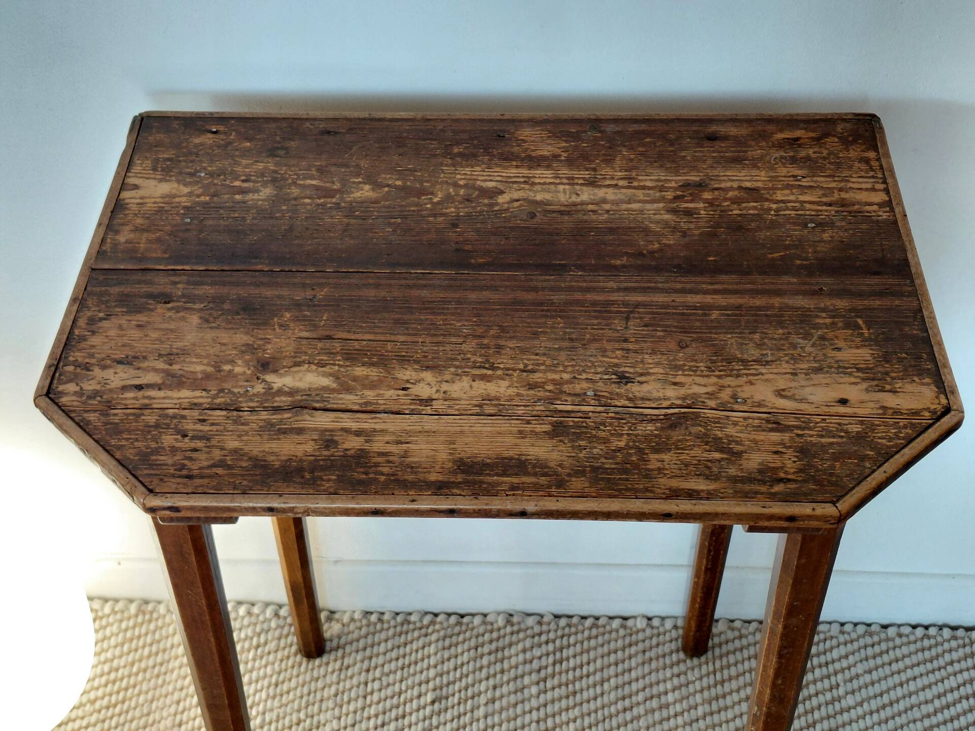 Antique wooden table - Beautiful patina - Country house spirit