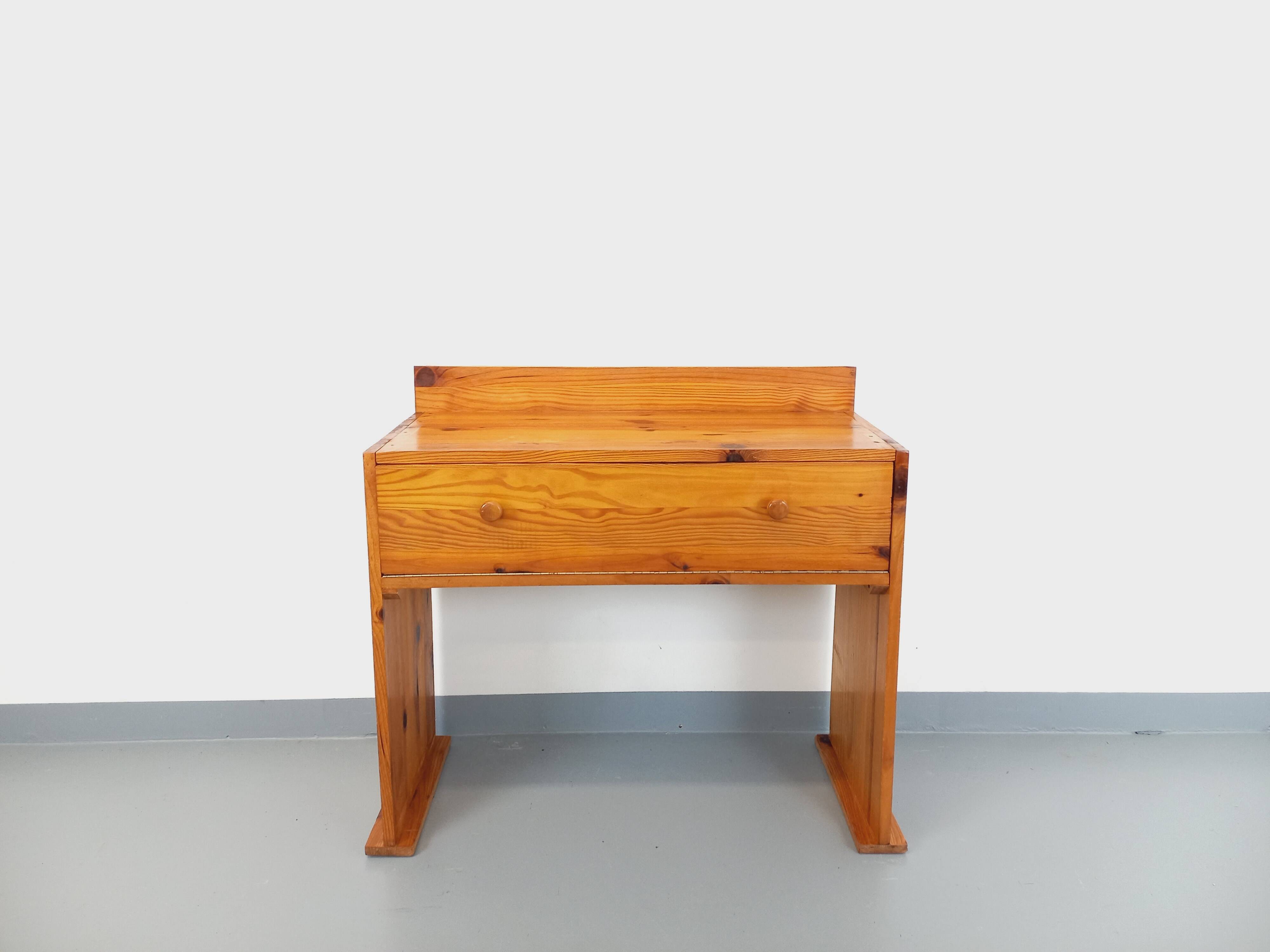 Vintage pine desk with sled legs from the 70s and 80s