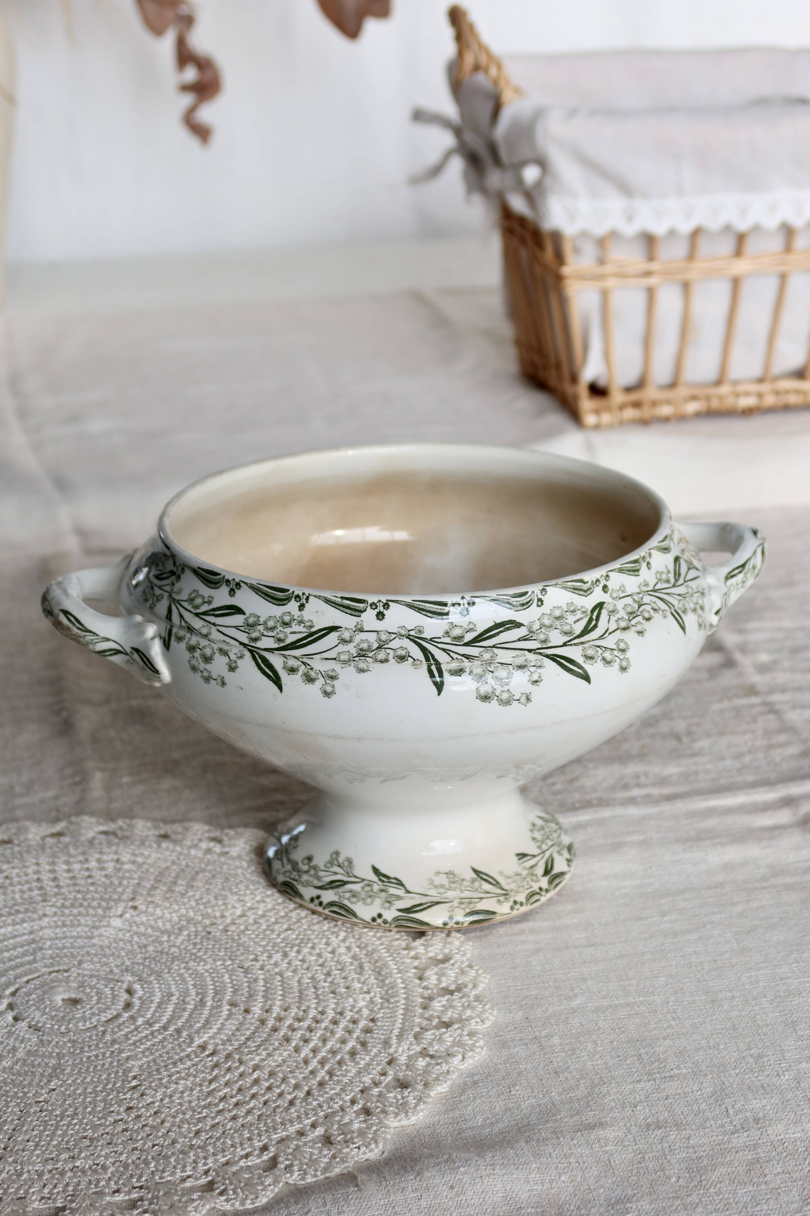 Antique soup tureen body, ironstone, Saint-Amand and Hamage Nord – Model M