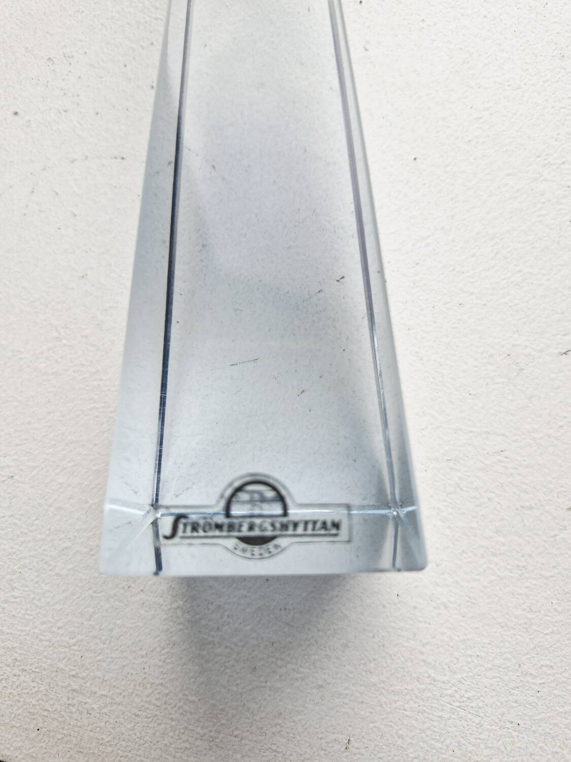 Paire de bougeoirs en cristal