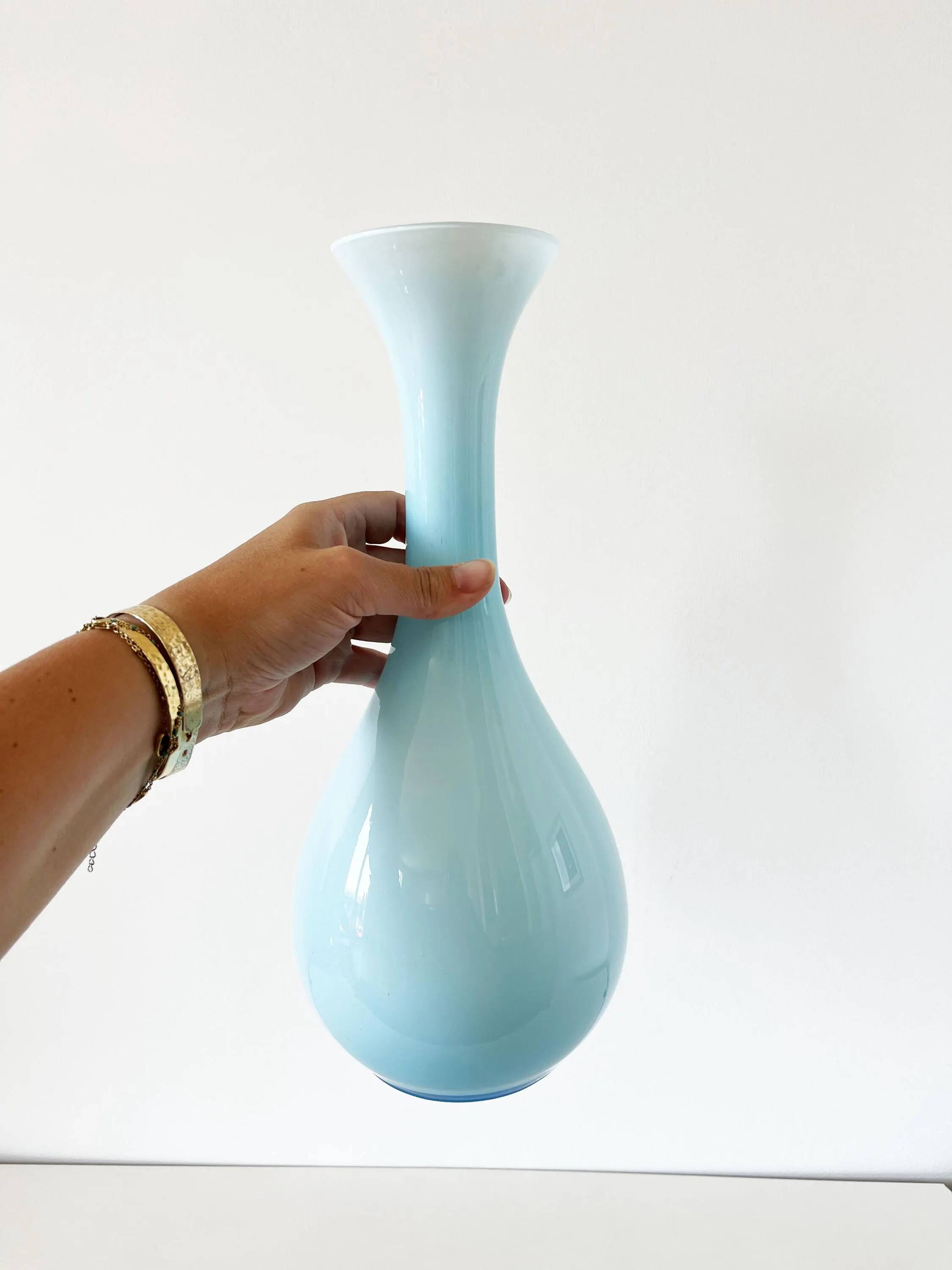 Large Italian vase in turquoise opaline from the 1960s.