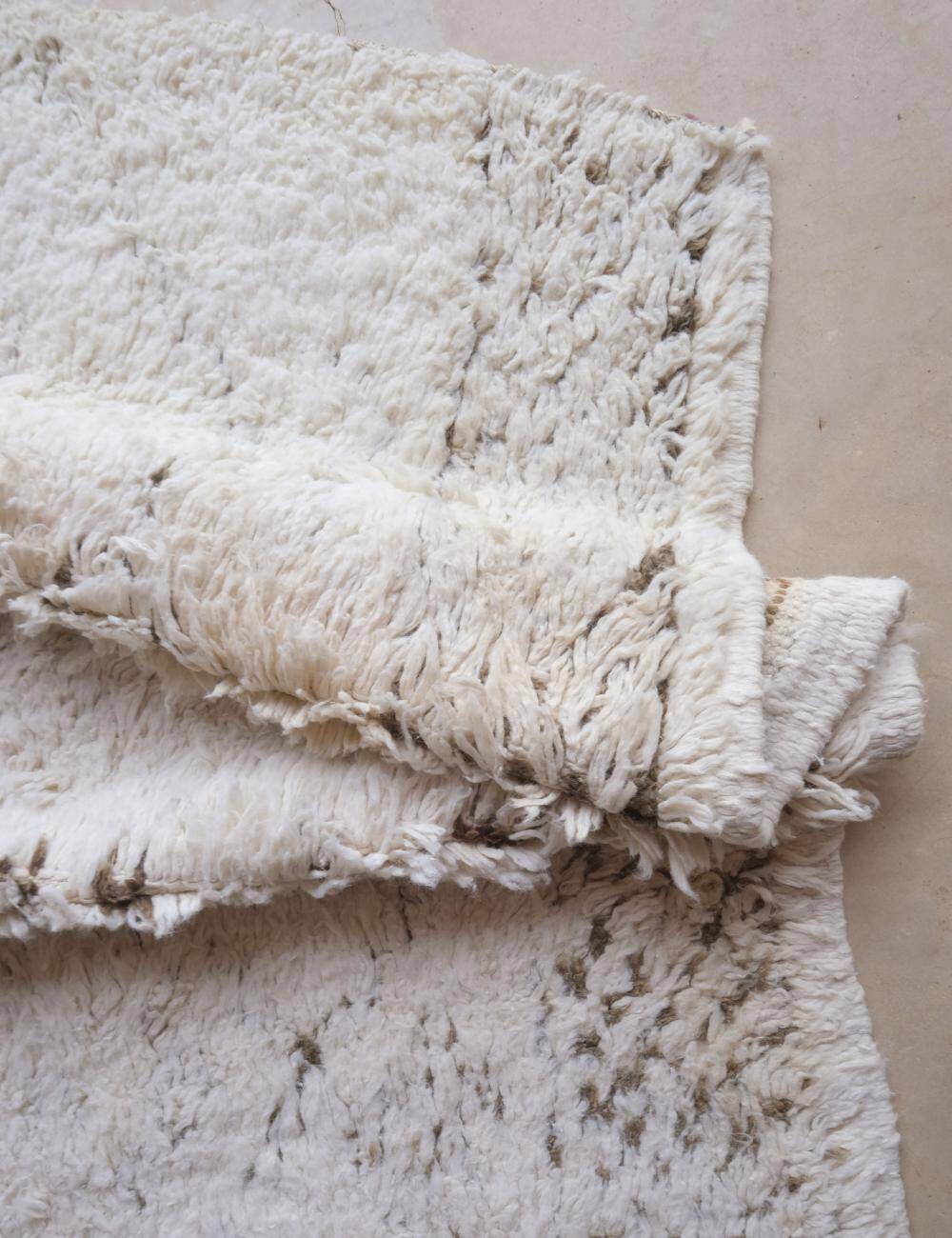 Vintage White Berber Rug - 318 x 180 cm