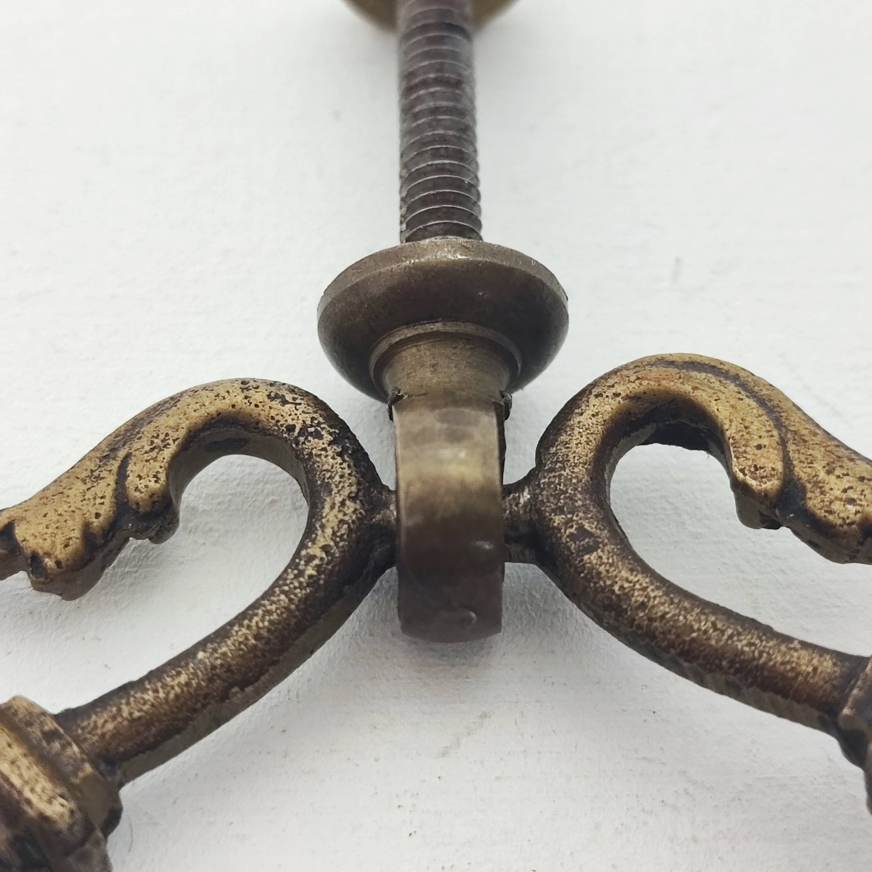 Furniture handles