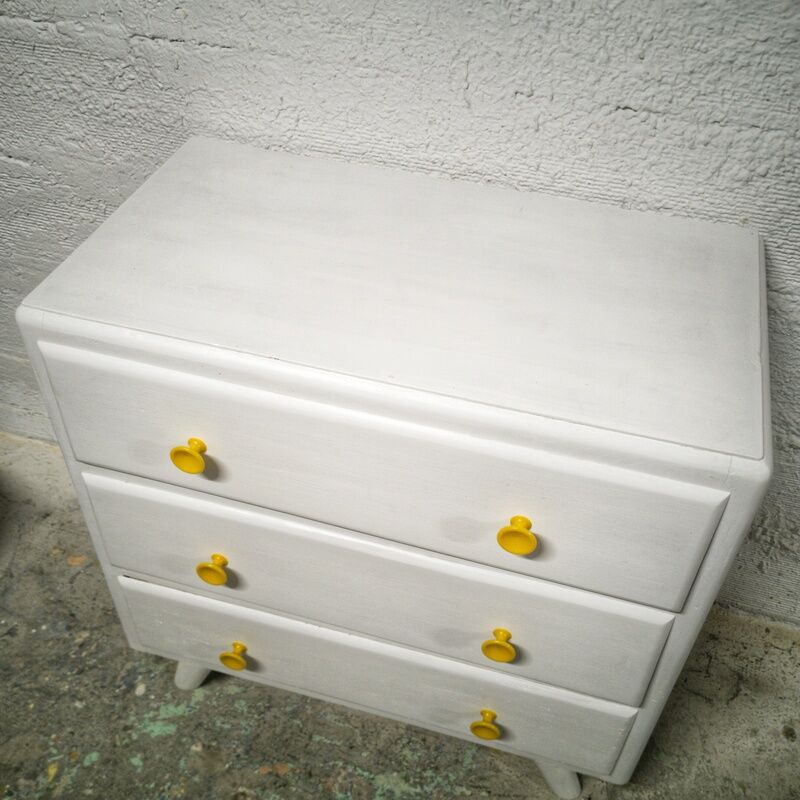 Vintage 3 drawer chest of drawers