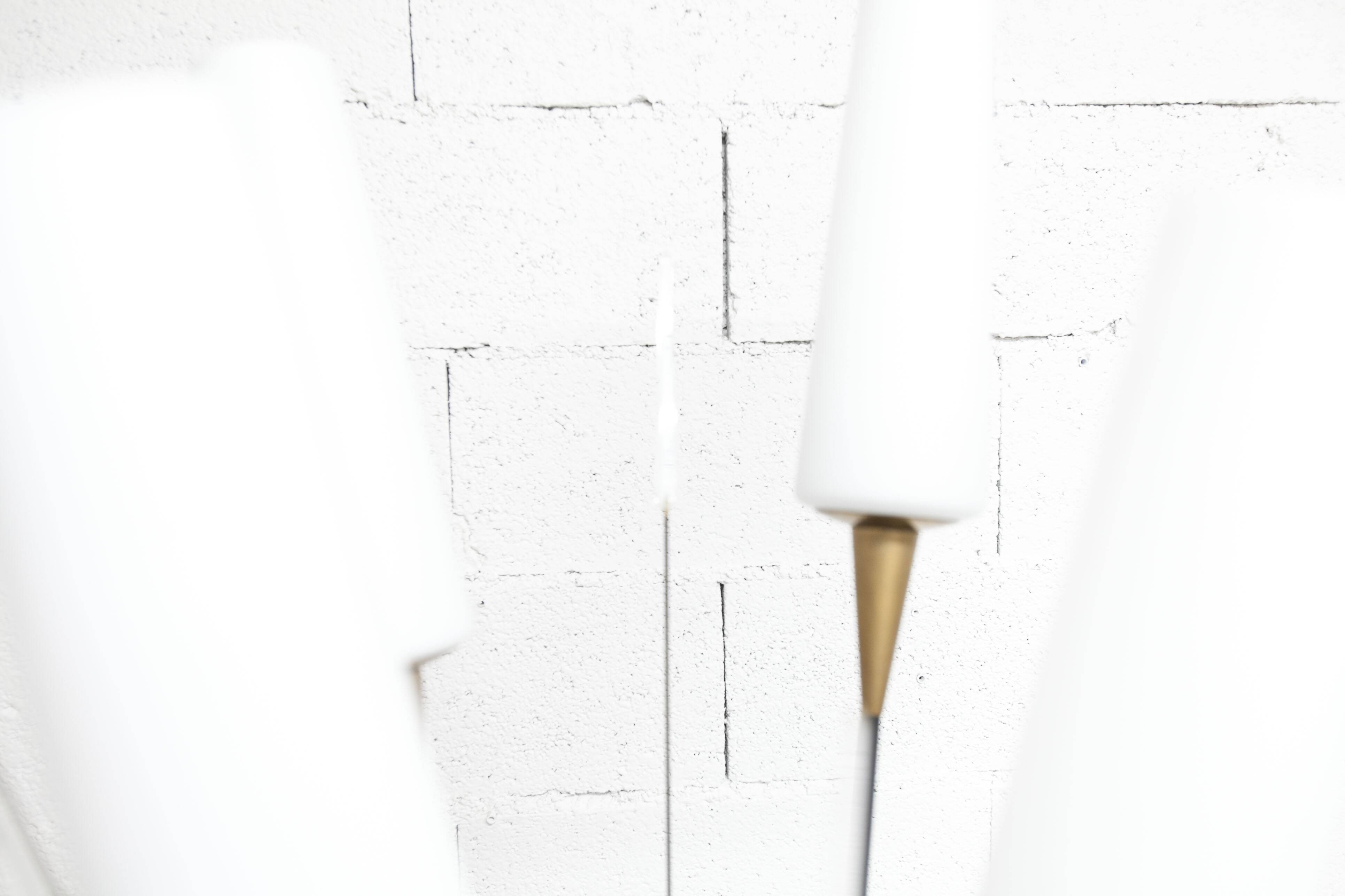 Floor lamp by René Mathieu for Maison Lunel 1950, brass and opaline.