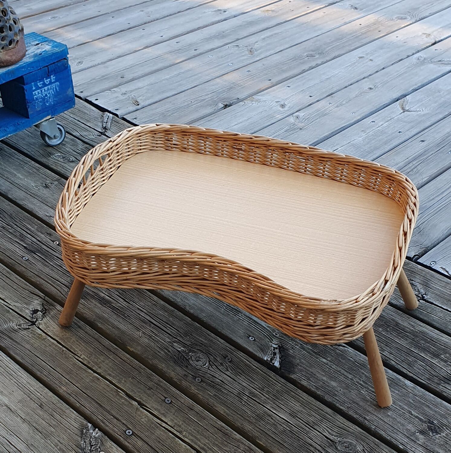 Vintage wicker top