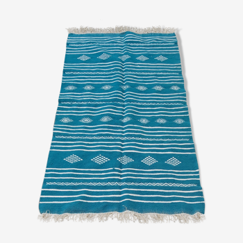 Tapis kilim bleu et blanc fait main en pure laine