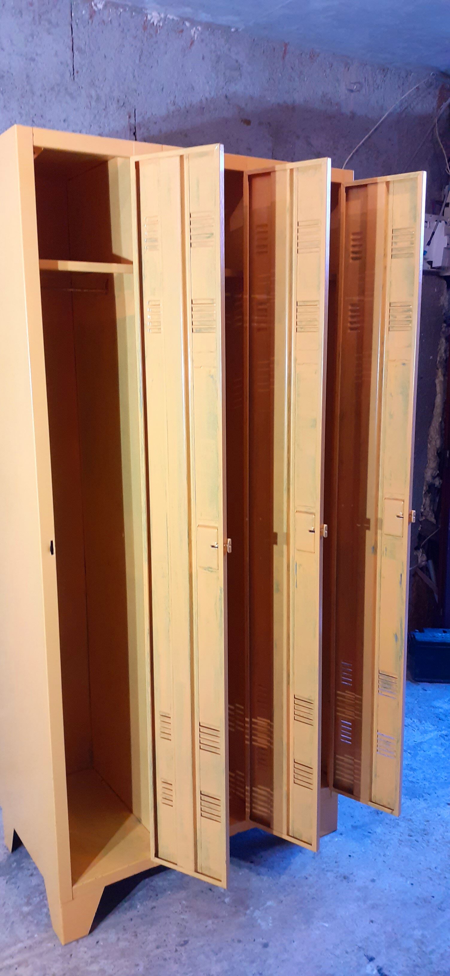 Industrial cloakroom