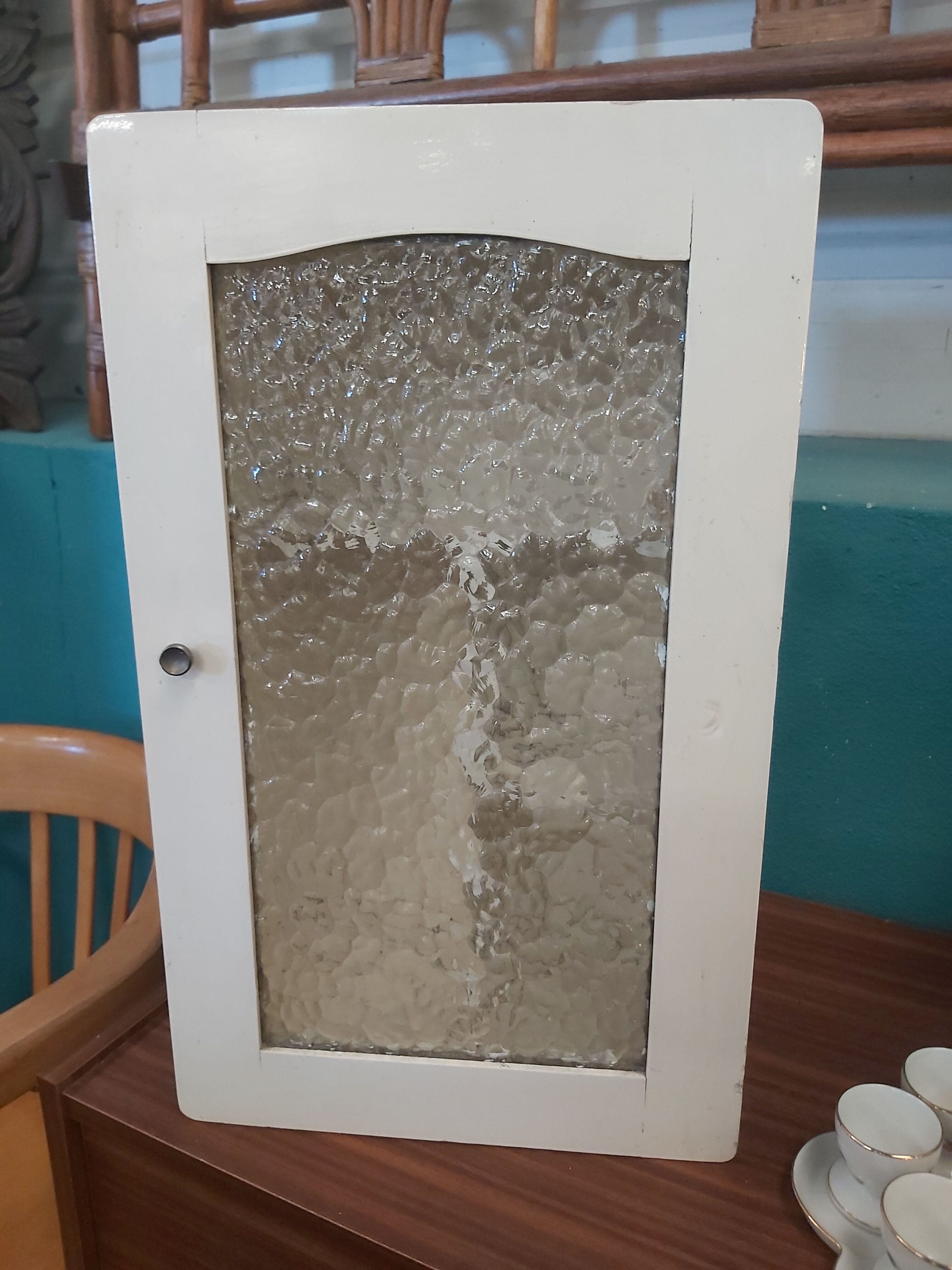 Wall-mounted medicine cabinet