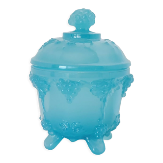 Bonbonnière sucrier en opaline bleu verre pressé