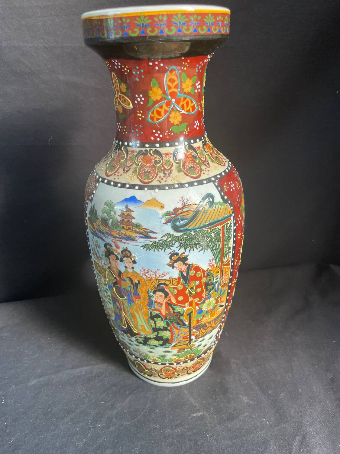 Chinese porcelain vase, signed, 20th century