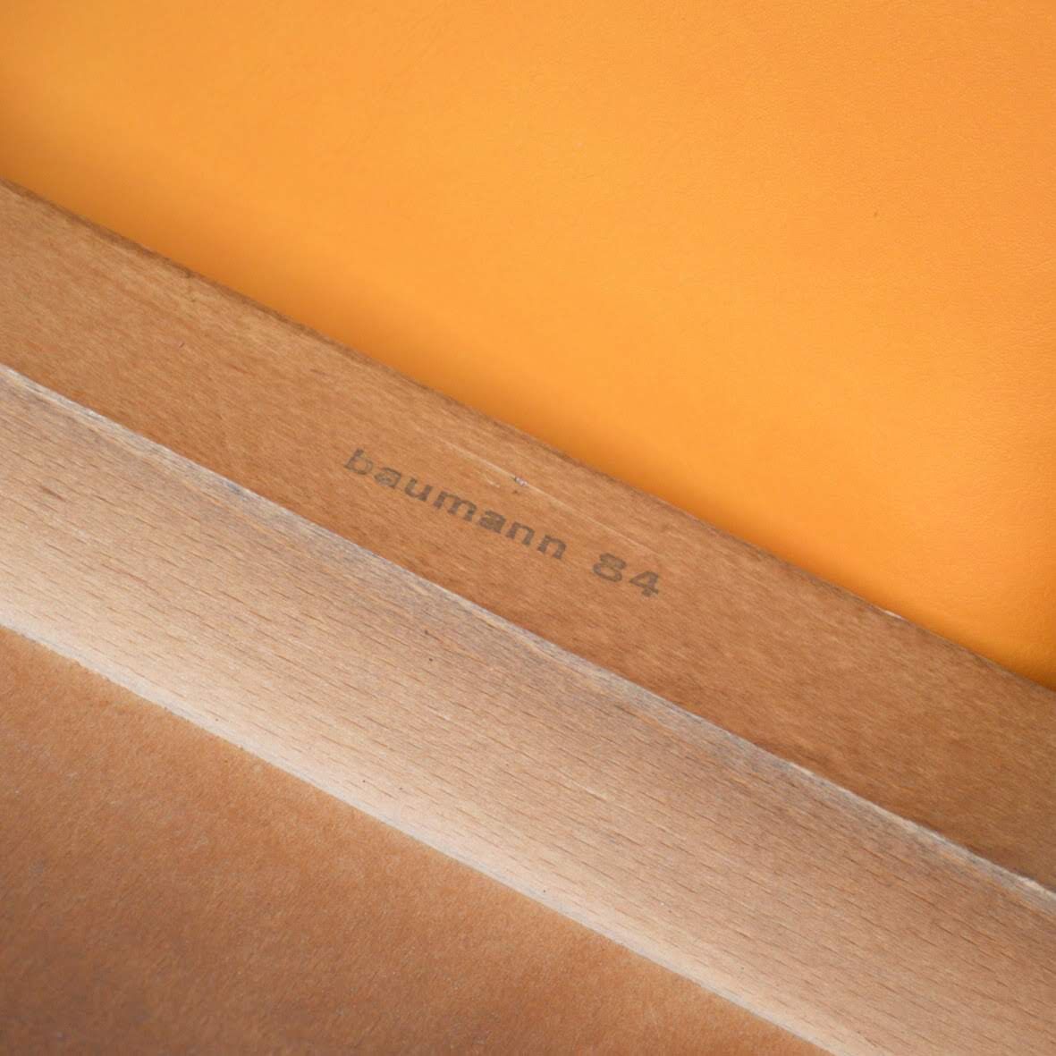 Fauteuils « Éventail »  Baumann rouge et jaune orangé années 80