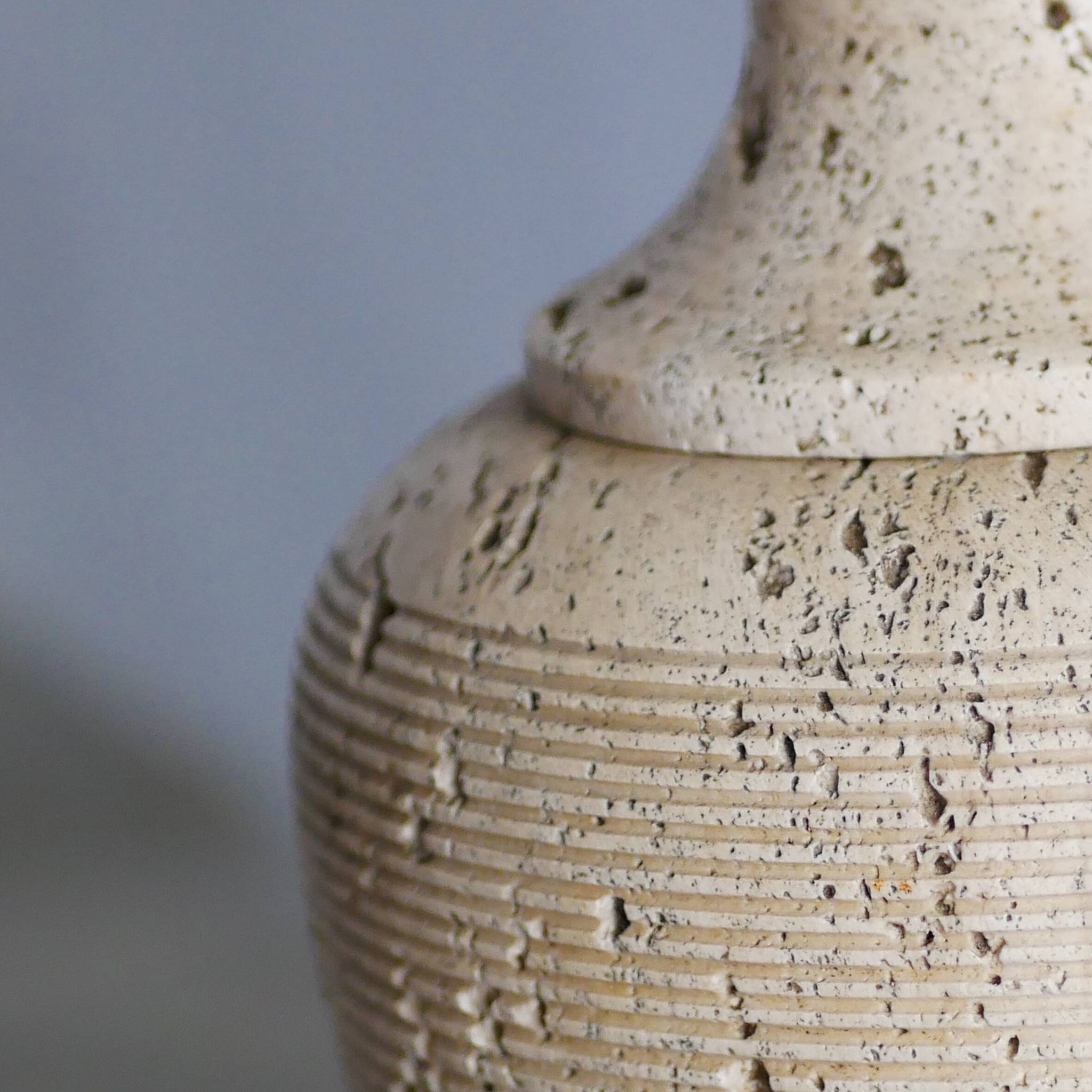 Large table lamp in travertine - Attributed to Mannelli production