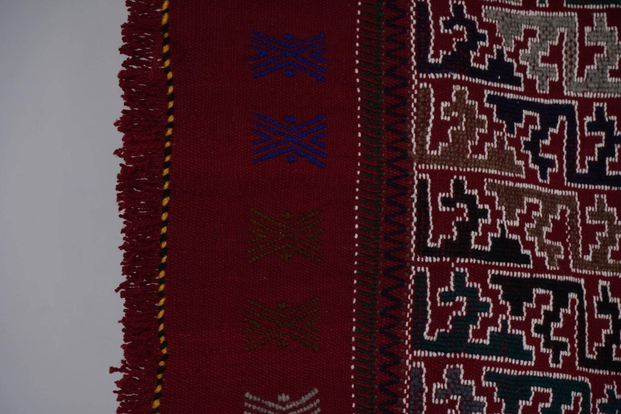 Vintage Turkish kilim, handwoven, 166x240 cm.