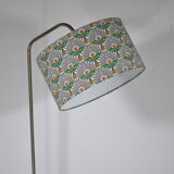 Smooth floor lamp magazine holder