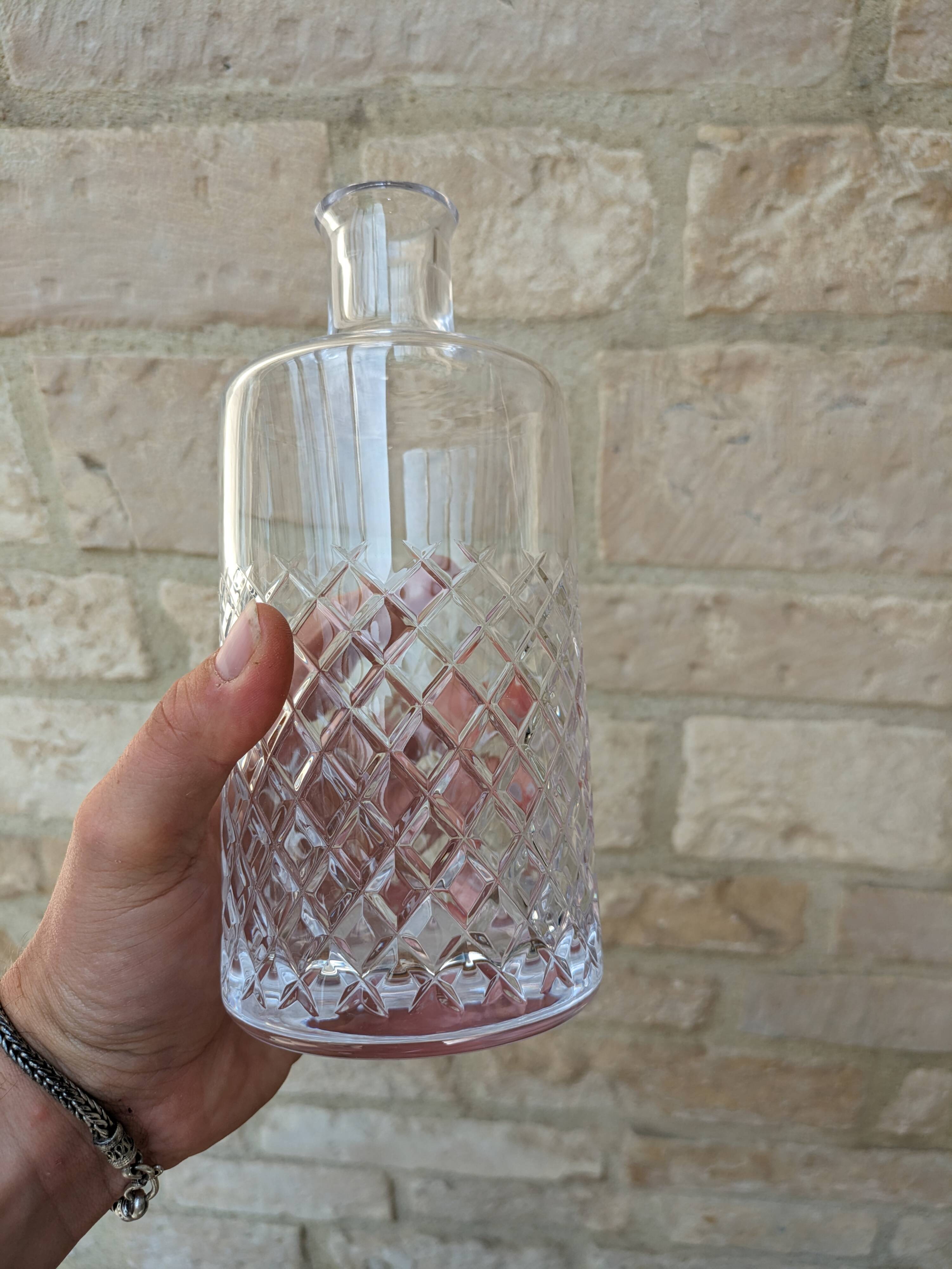 Ancienne carafe en cristal taillé avec bouchon 1l