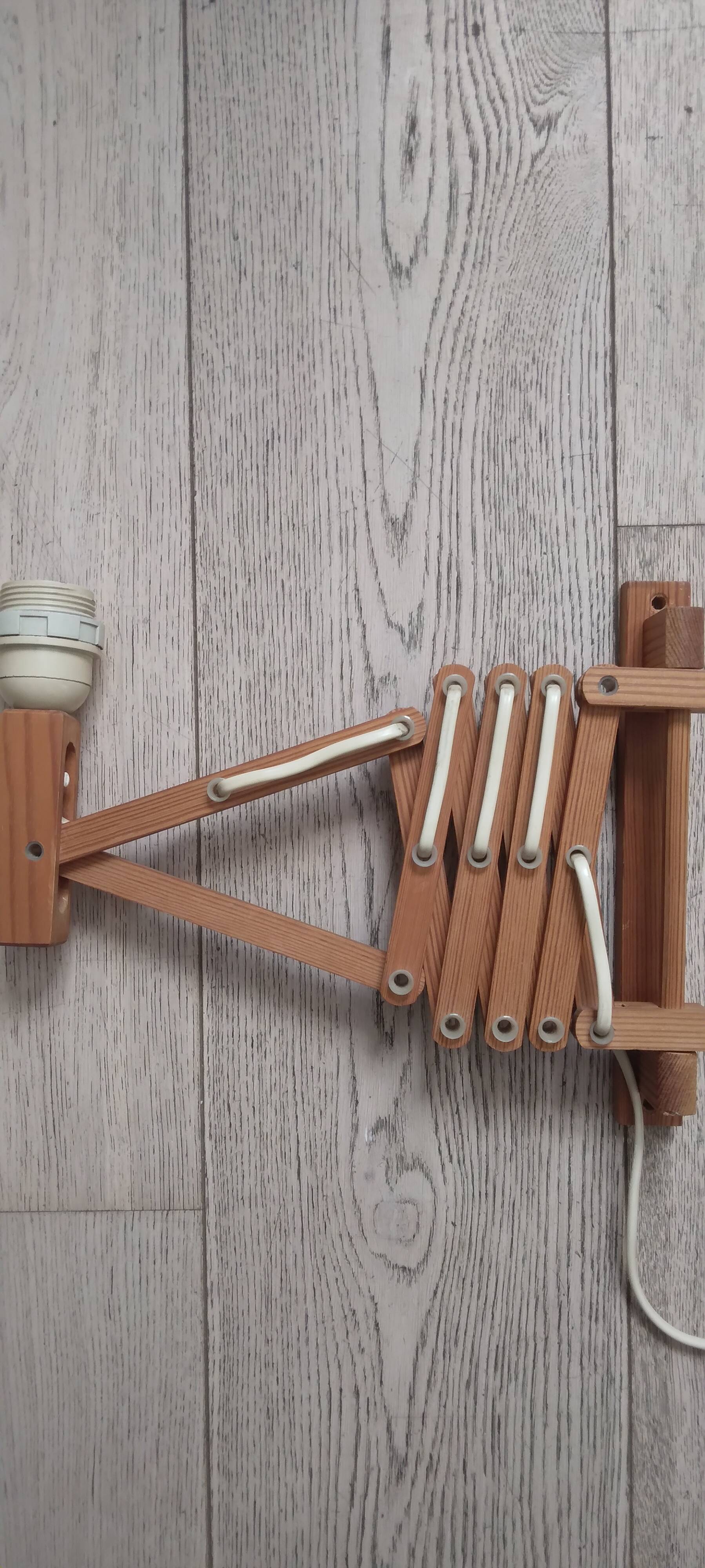 Accordion wall light.