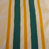 Nappe brodée main et ses 12 serviettes - chiffrée " m v " -années 80