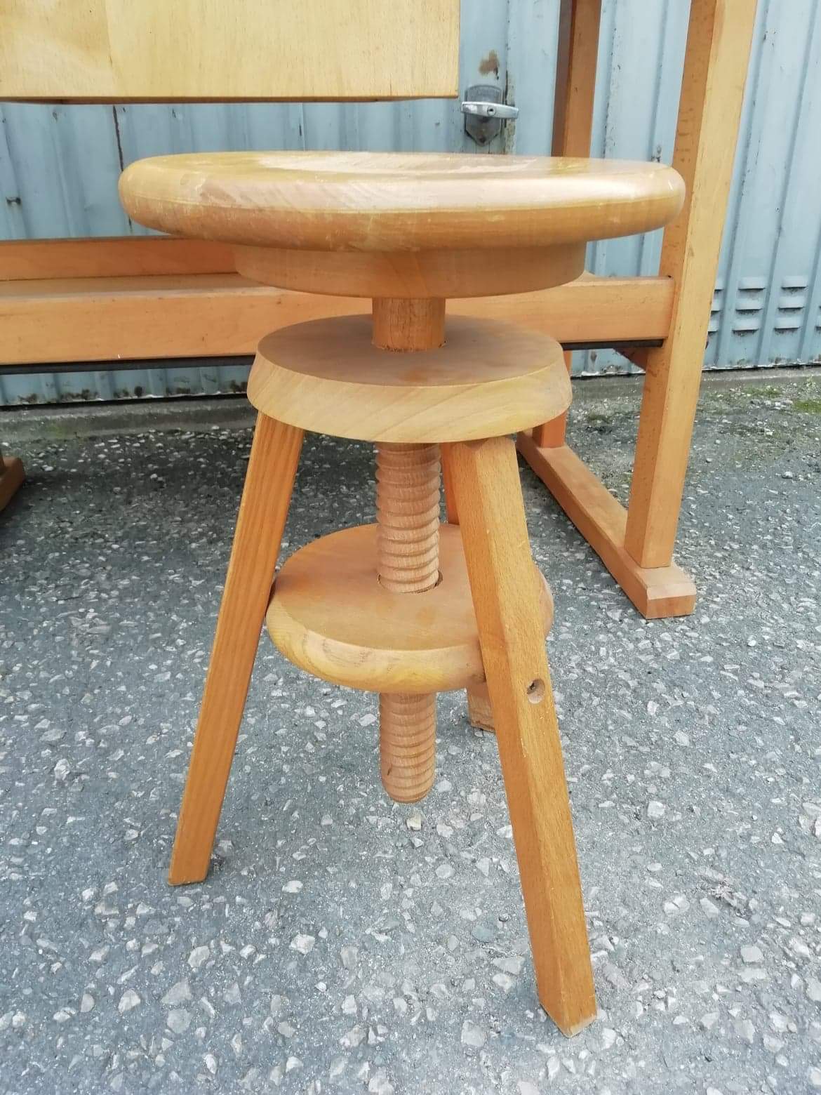 Etabli meuble industriel atelier de artiste Claude Lagouche  avec tabouret