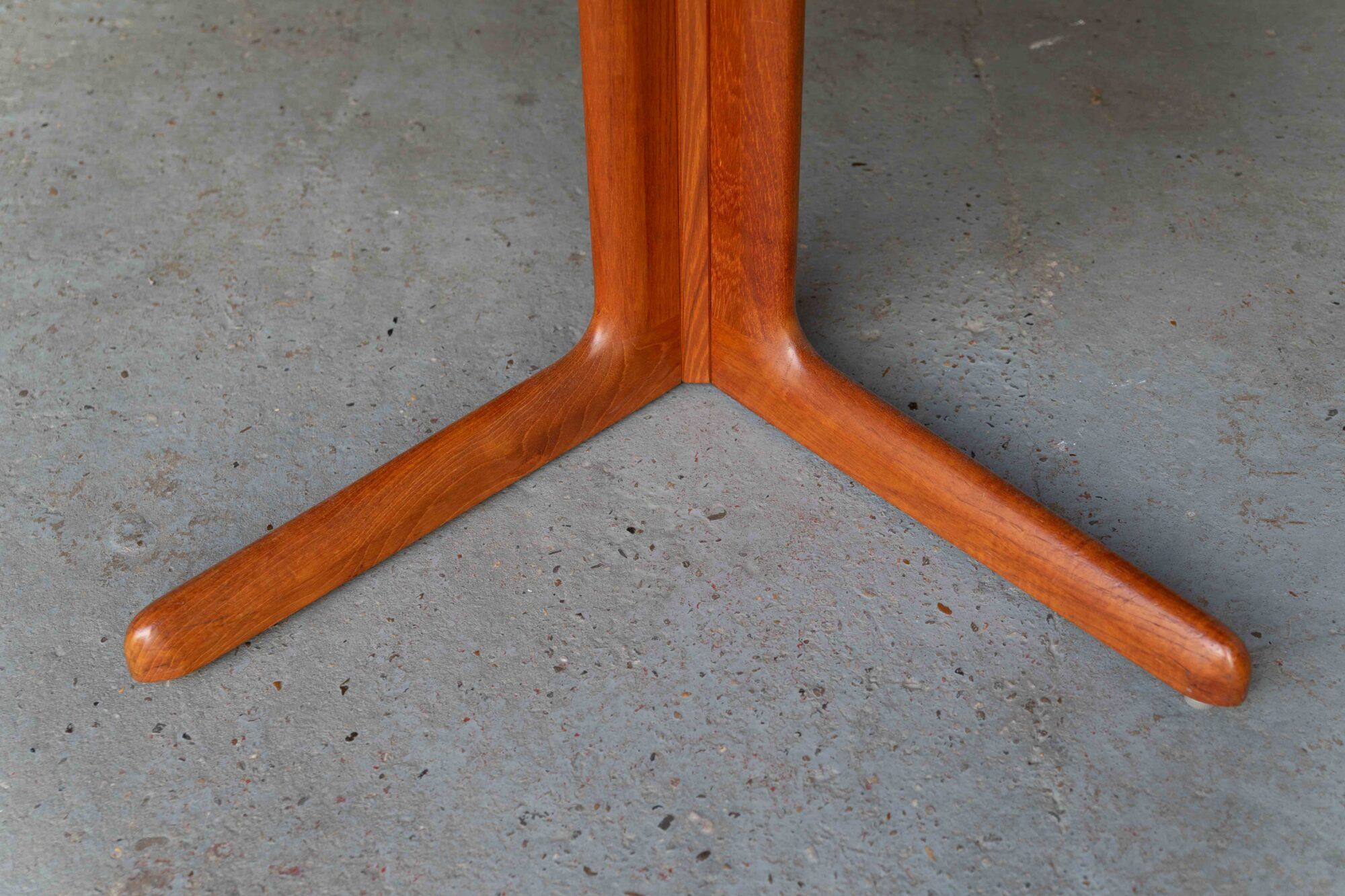 Dining table by Glostrup