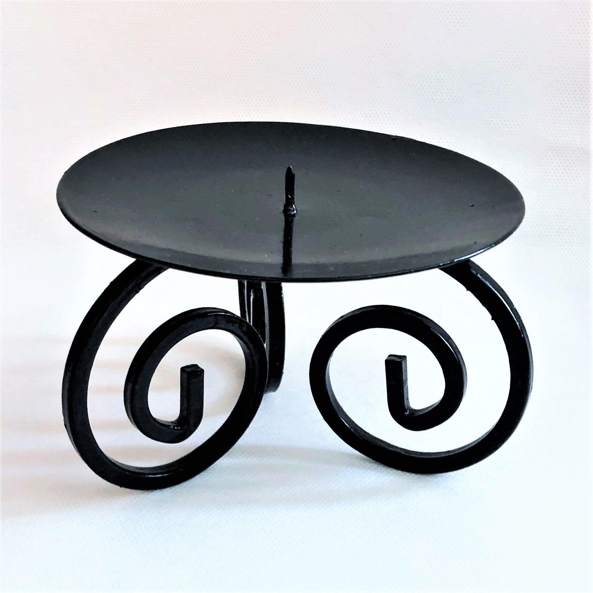Black wrought iron picnic candle holder
