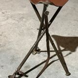 Tabouret tripode pliable