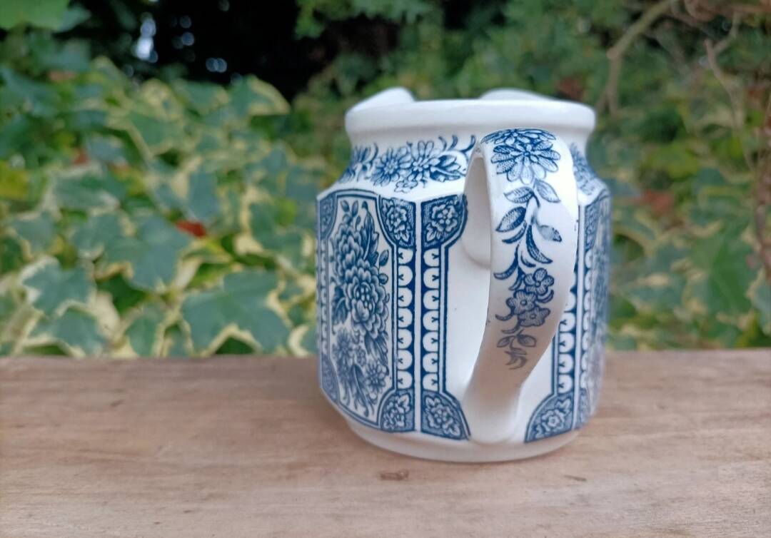 Milk jug Made in England 💐