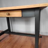 Farm table