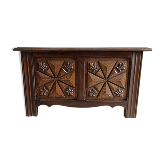 Old bench-chest