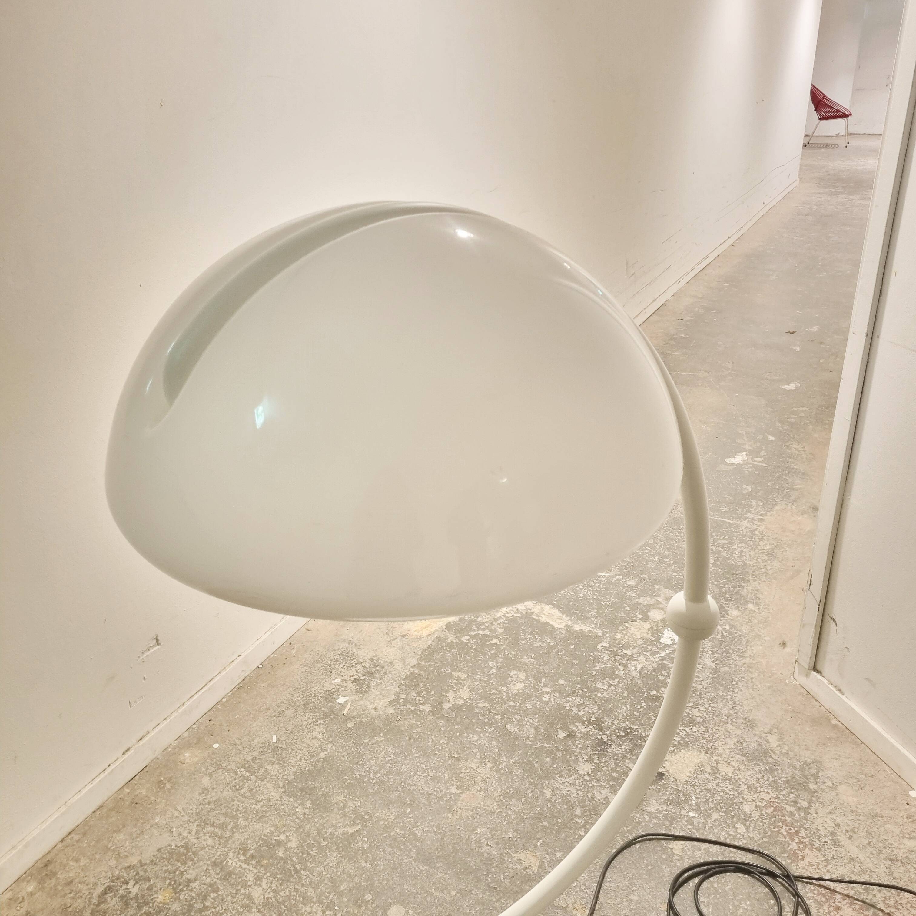 White Serpente Floor Lamp by Elio Martinelli for Martinelli Luce