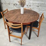 Round table with extension