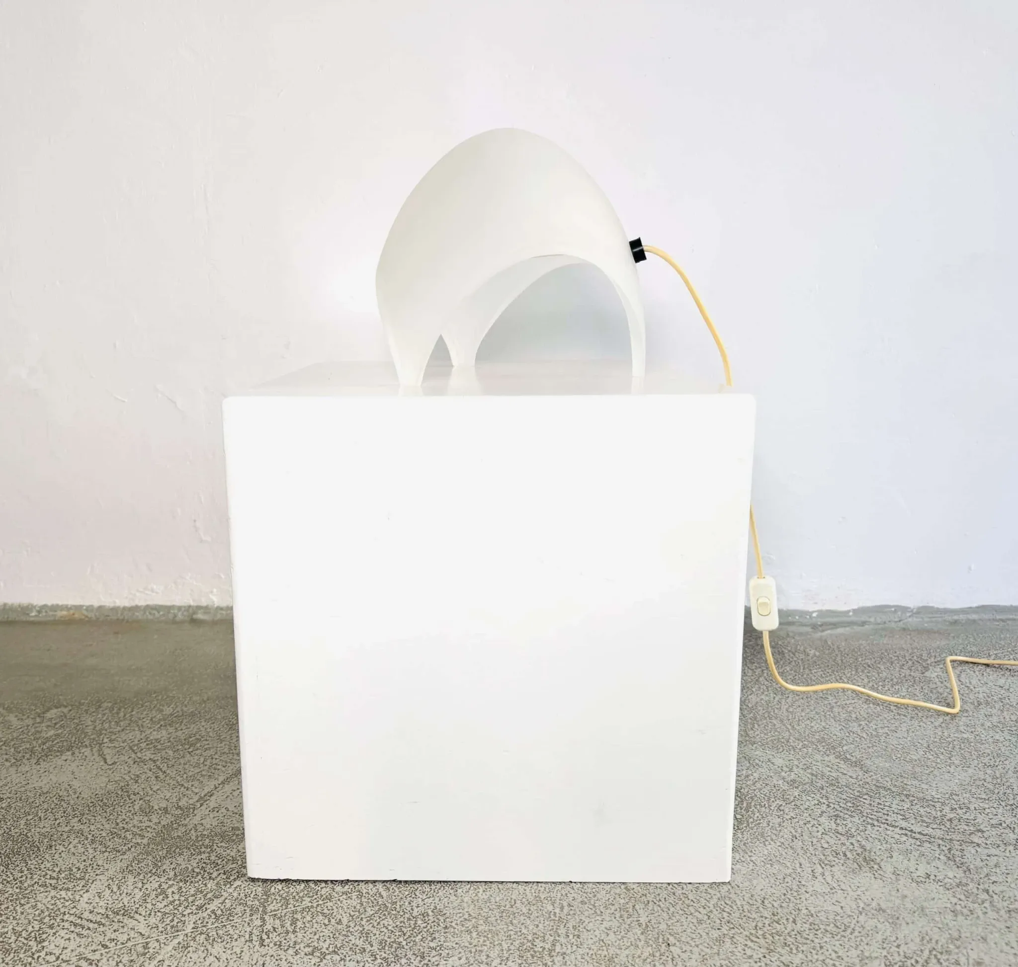 Frosted Glass 'Coque' Table Lamp By Elio Martinelli For Martinelli Luce, Italy, 1970S