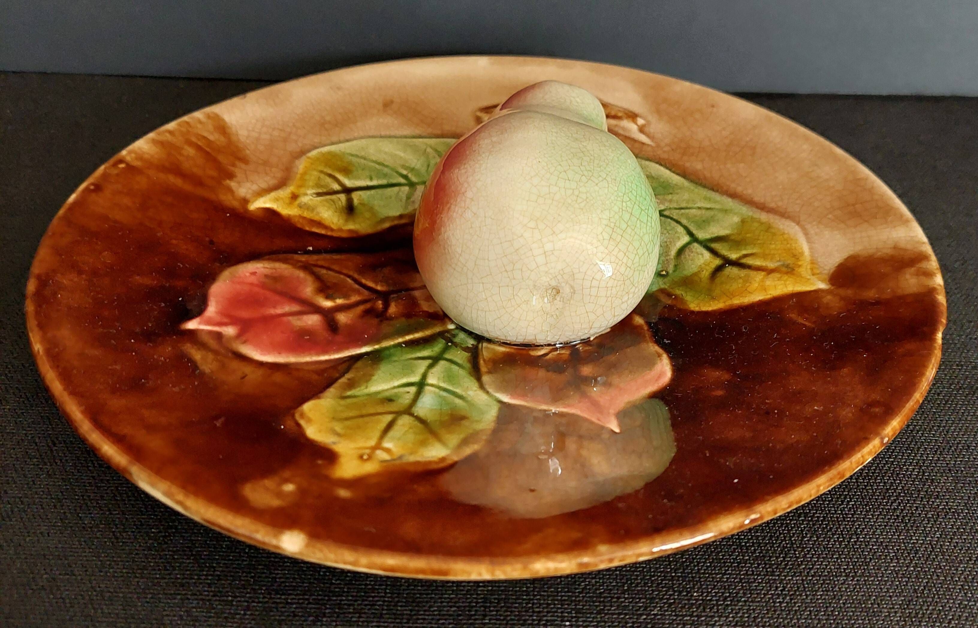 Barbotine plate pear in relief late 19th early 20th century