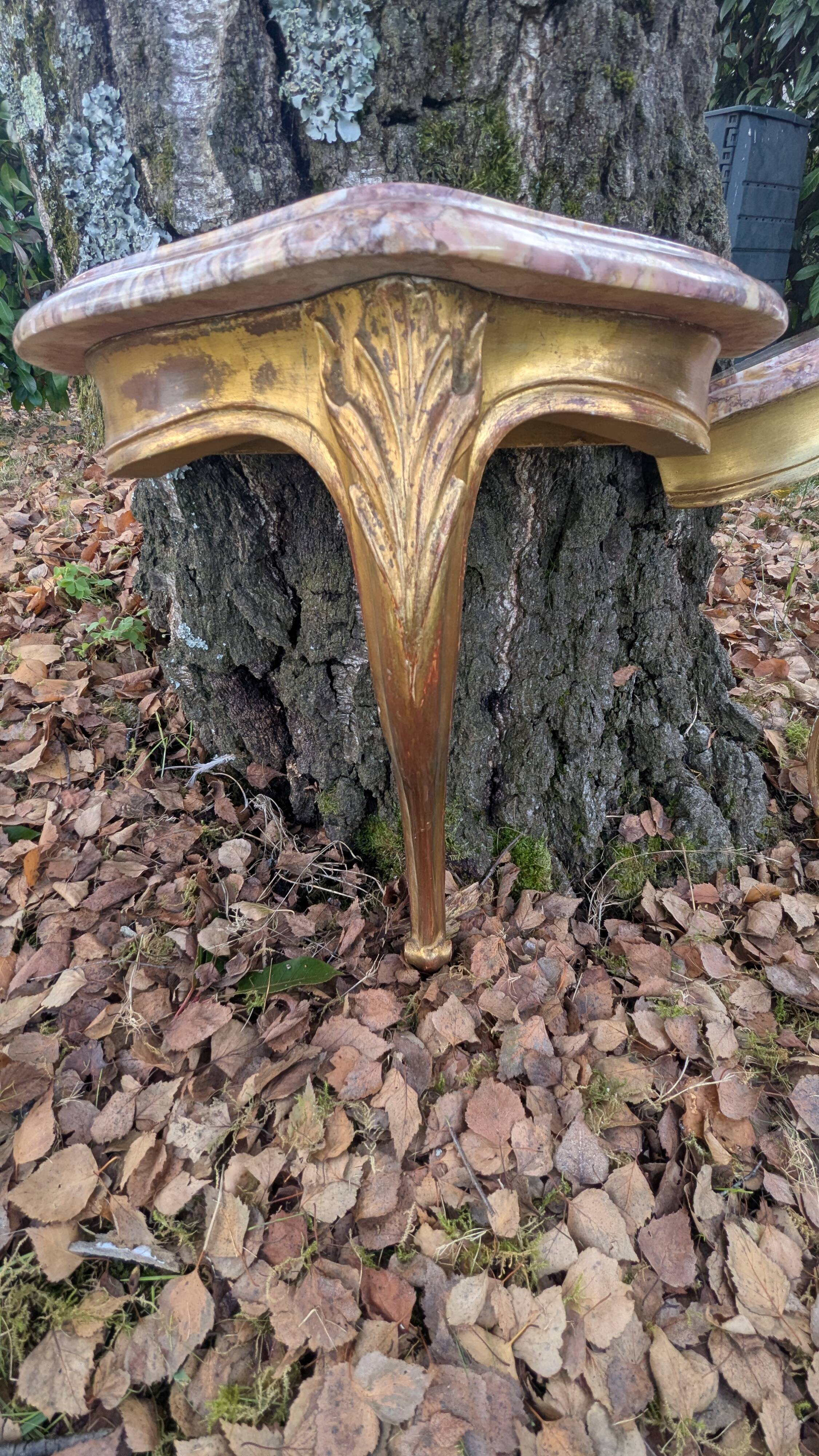 Consoles d'applique bois doré et marbre style Louis XV