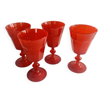 Lot de 4 verres à pied Arcopal rouge vif en verre, vintage.